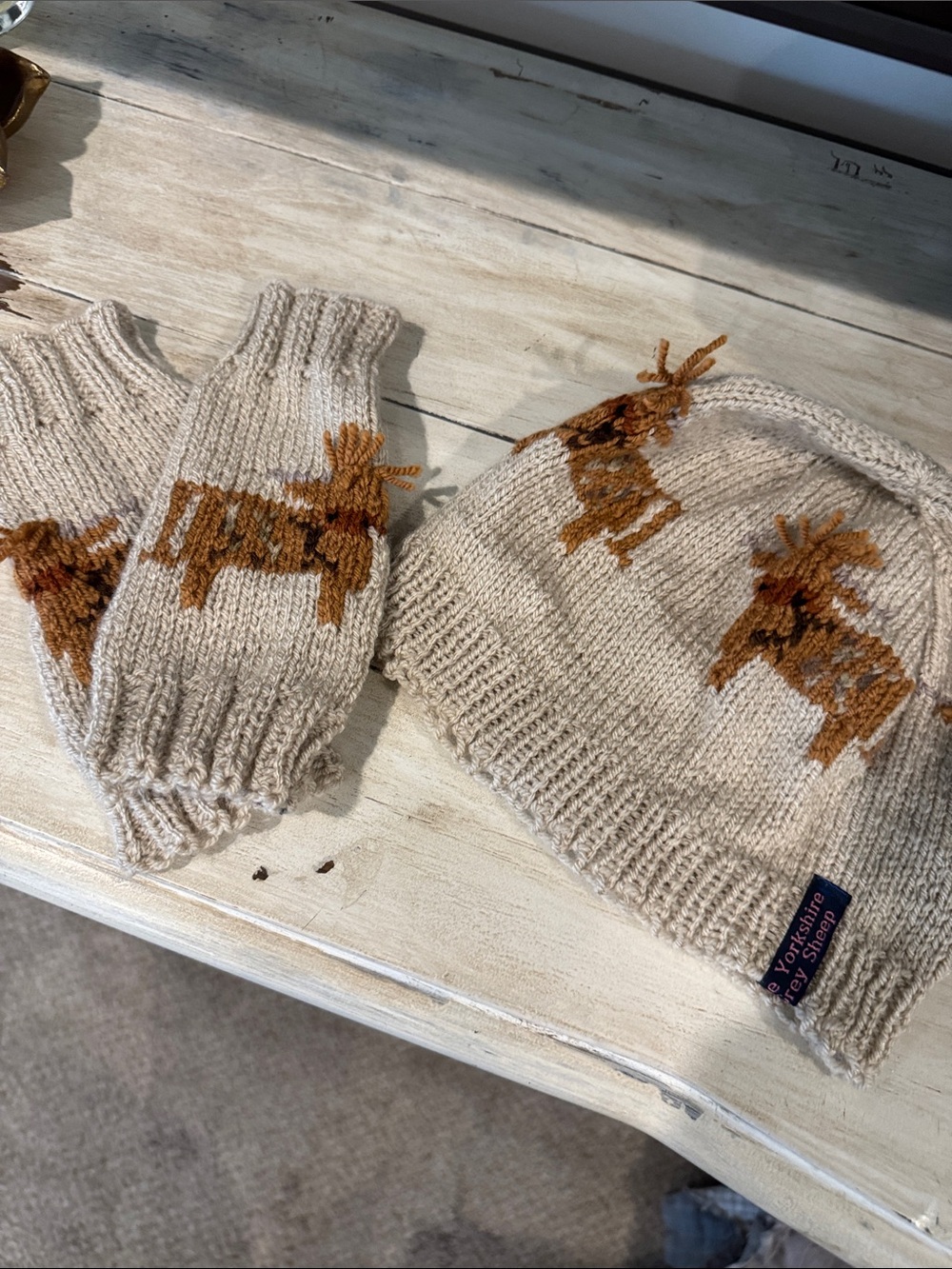 Highland Cow Hat and Hand-warmer Set
